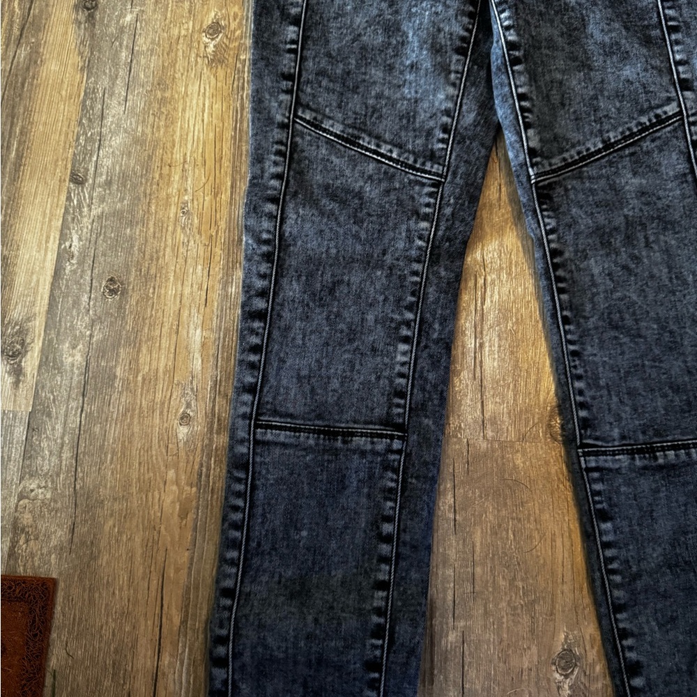 True Religion Women's Skinny Jeans in Washed Black - Picture 4 of 4